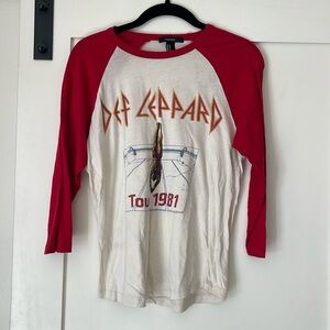 Def Leppard baseball style band tee